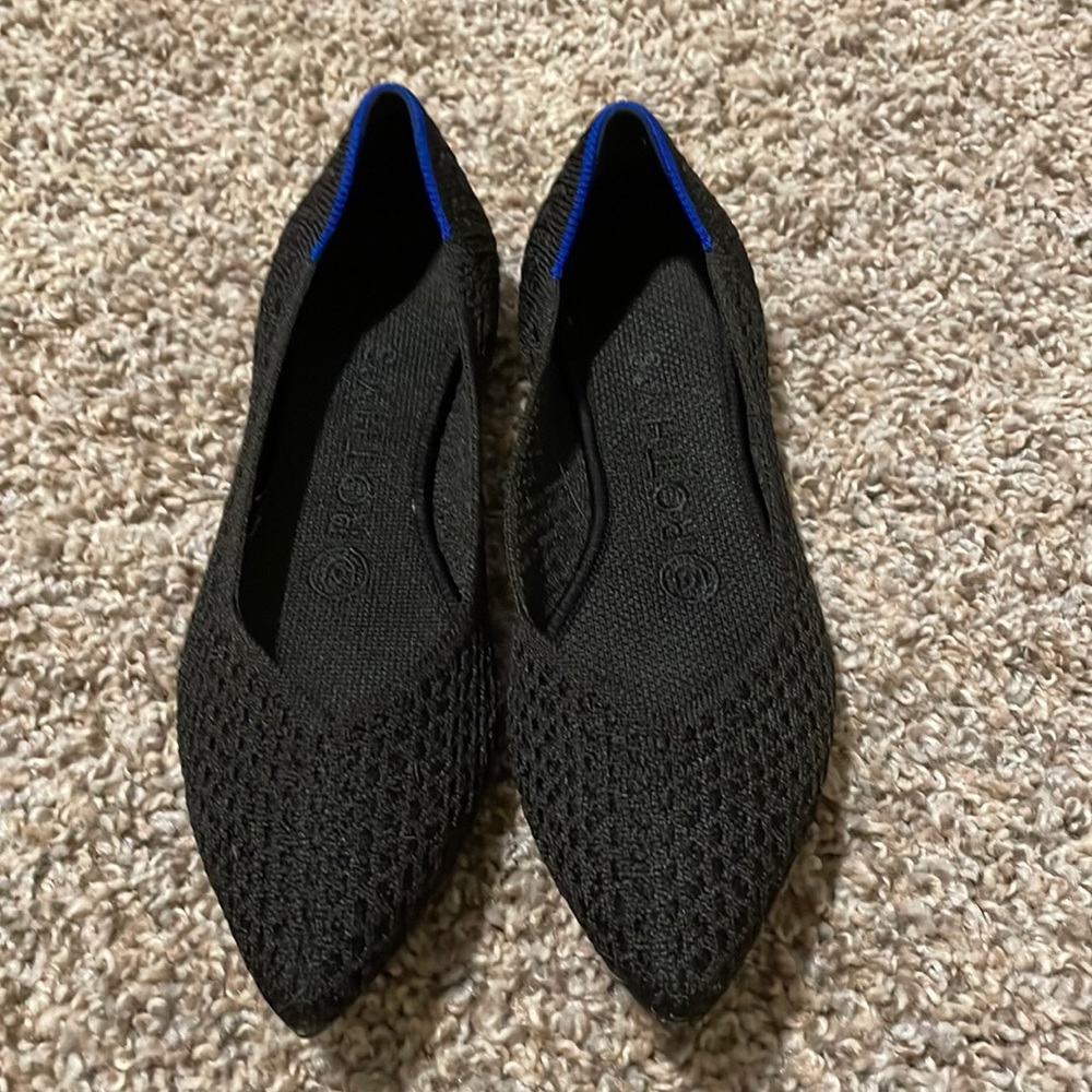 Rothy’s Honeycomb Point in Black